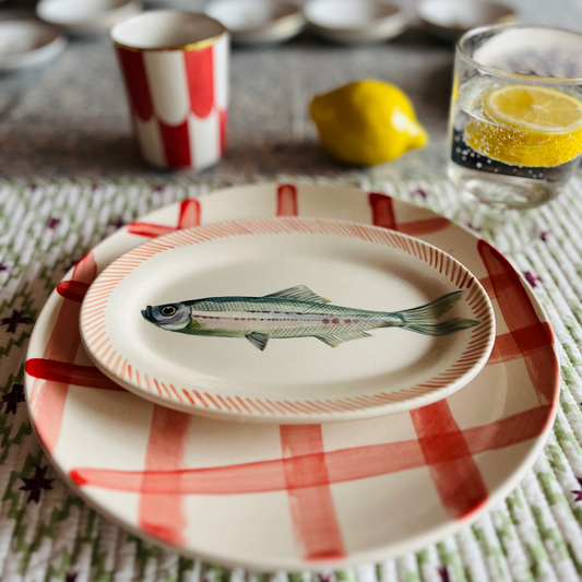 Keramikteller mit Sardinen Motiv