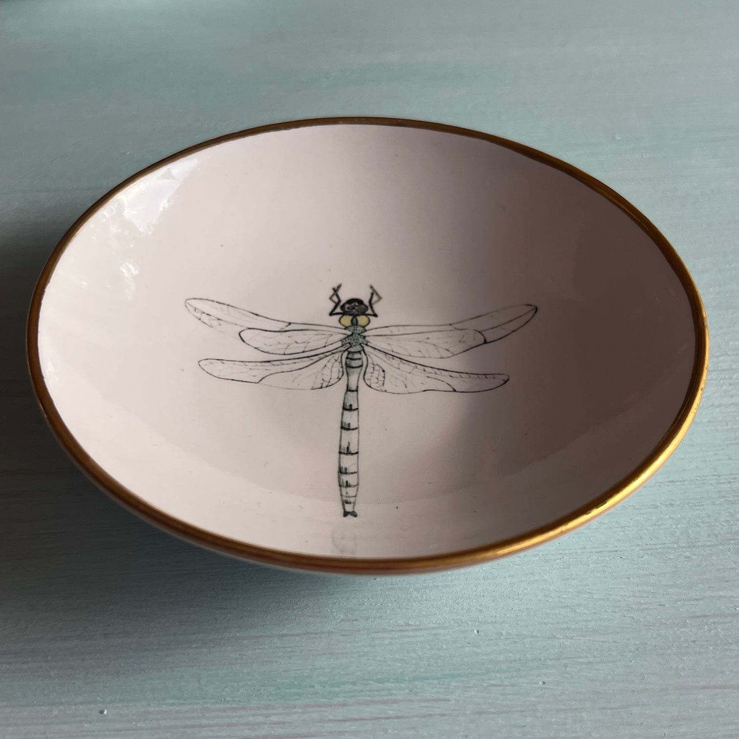 Porzellanschälchen mit Libelle und Goldrand