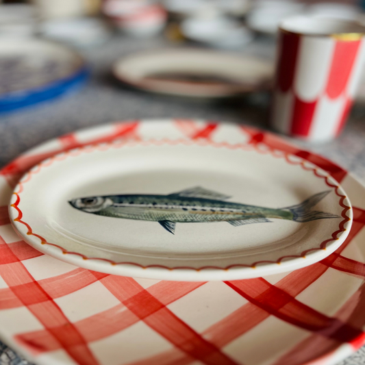 Keramikteller mit Sardinen Motiv