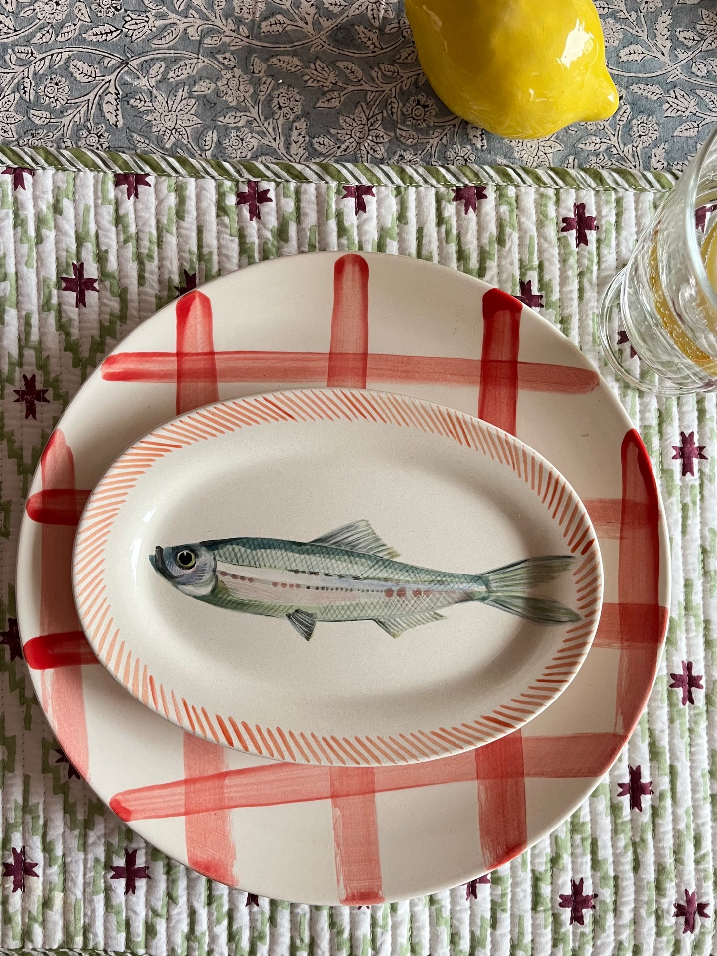 Keramikteller mit Sardinen Motiv