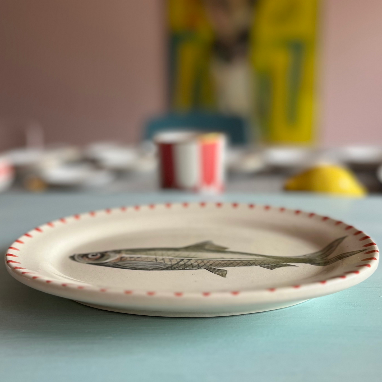 Keramikteller mit Sardinen Motiv
