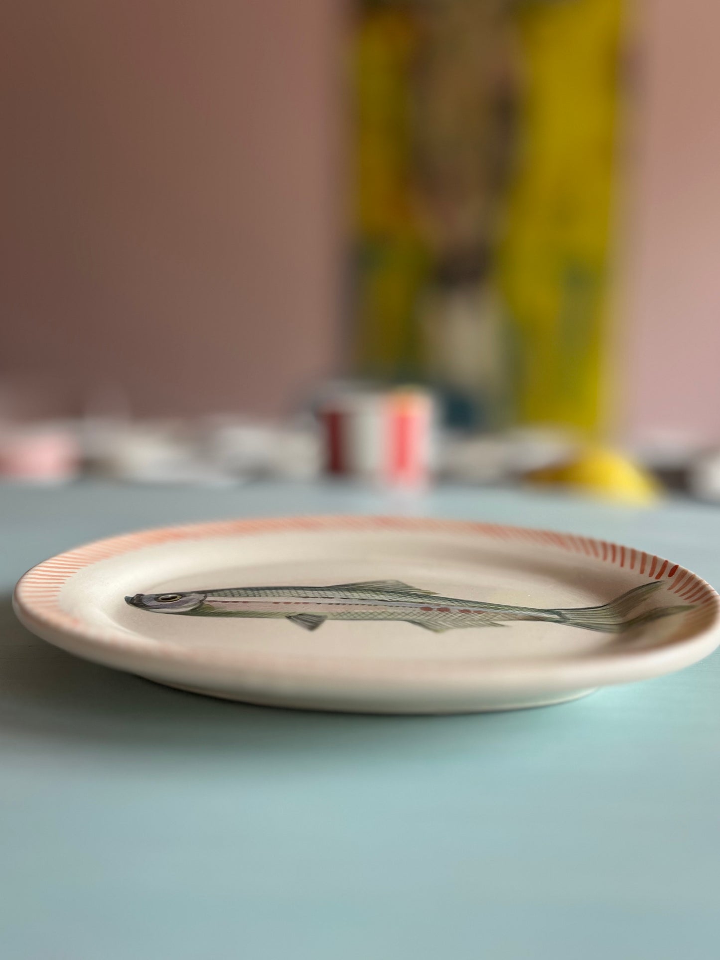 Keramikteller mit Sardinen Motiv