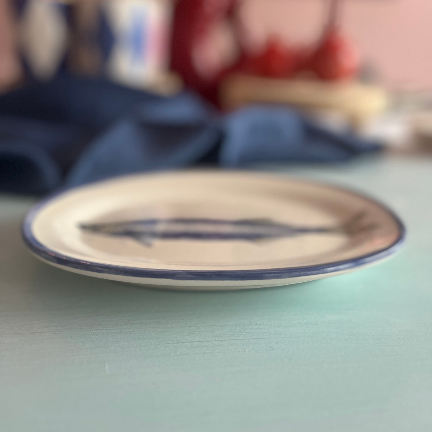 Keramikteller mit Sardinen Motiv