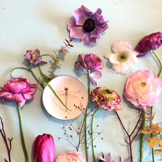 Porzellanschälchen mit Libelle und Goldrand